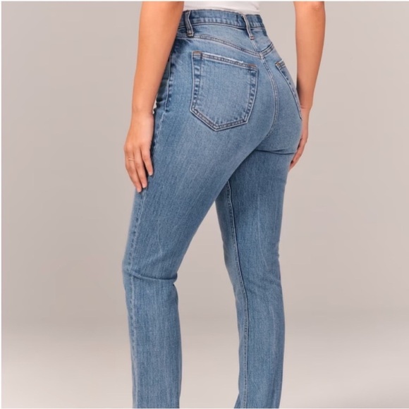 Abercrombie & Fitch Curve Love 90s Slim Straight Jean - Picture 4 of 9